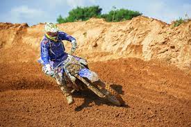 Tips For Riding A Dirt Bike In The Sand